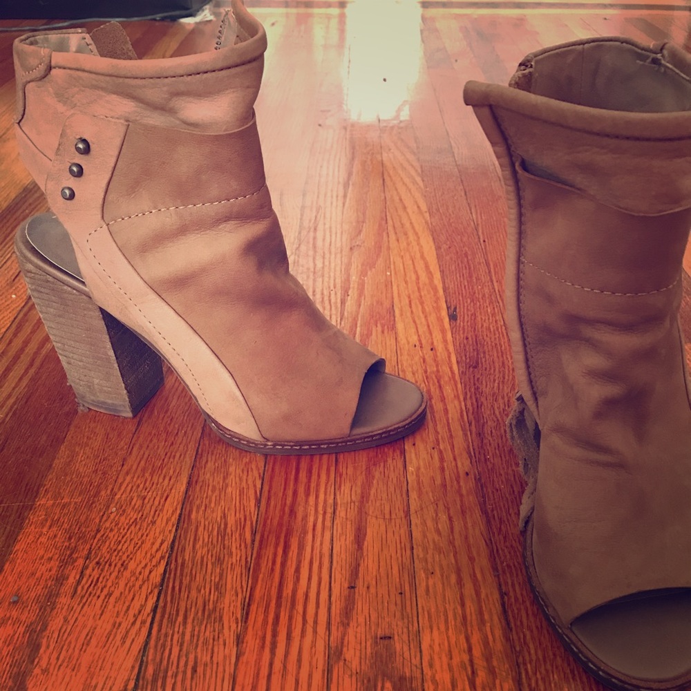 Dolce Vita Niki Booties - Picture 3 of 6